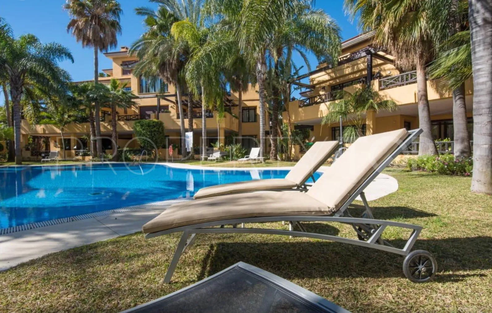 Bungalow con 3 dormitorios en venta en Bahia de Banus