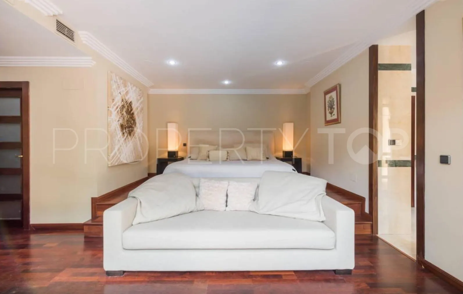 Bungalow con 3 dormitorios en venta en Bahia de Banus