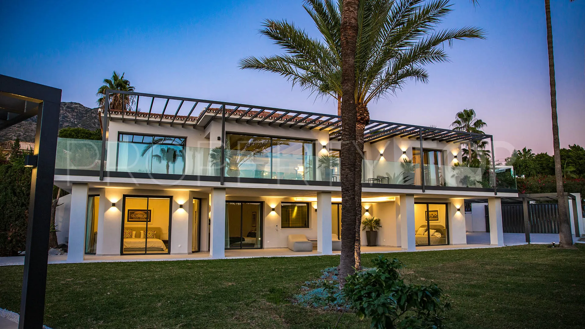 Buy villa in Sierra Blanca