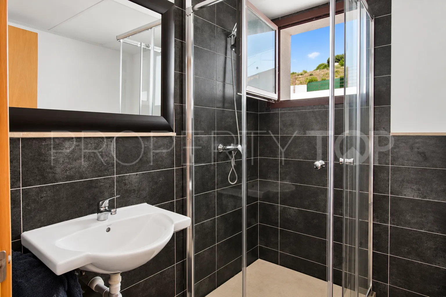Semi detached house in Doña Julia for sale