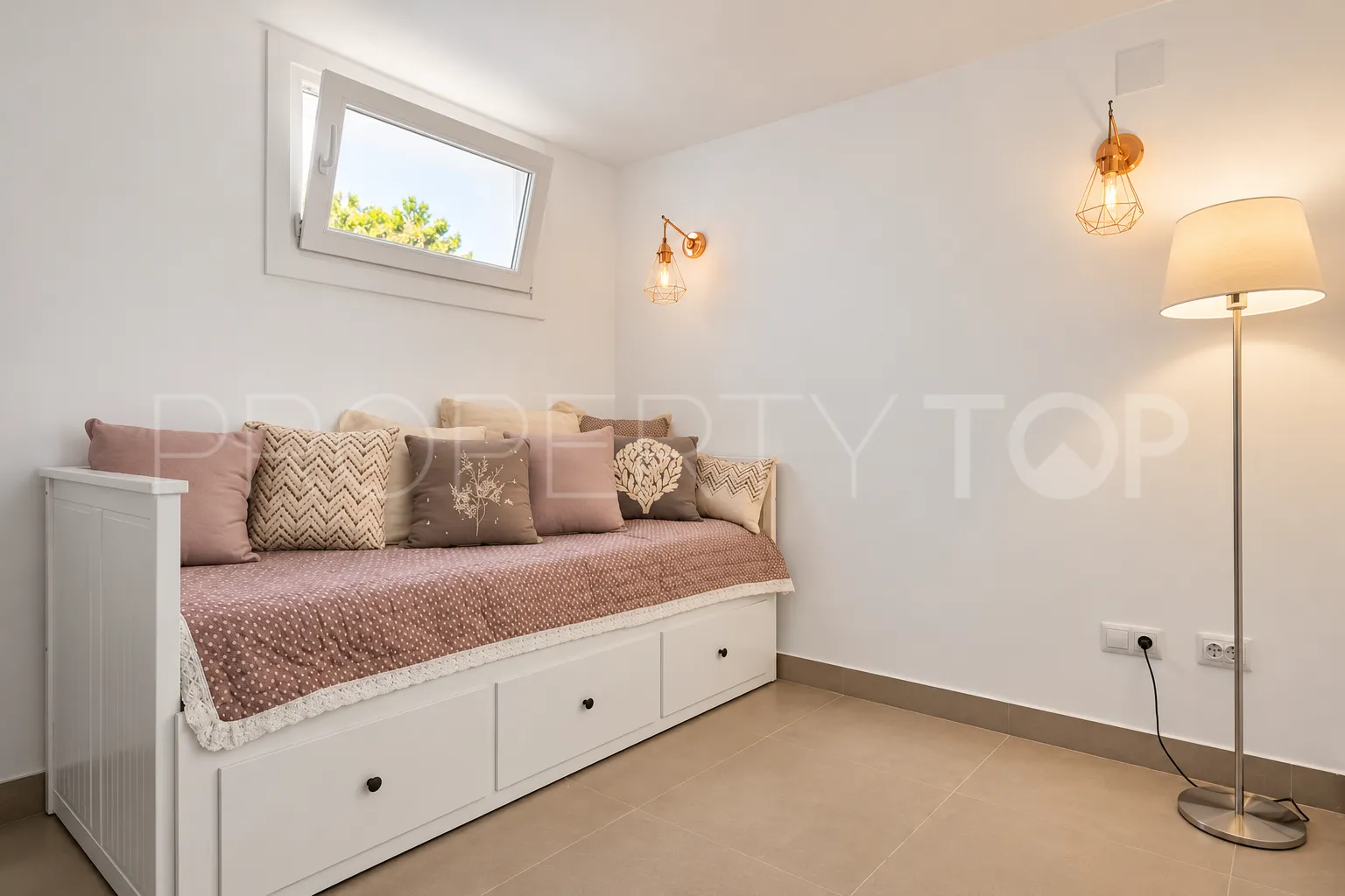 Semi detached house in Doña Julia for sale