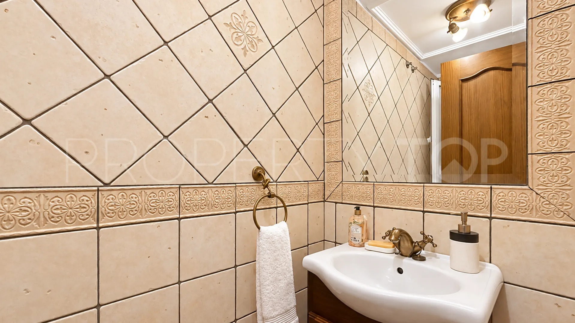 Buy Estepona Town town house with 4 bedrooms