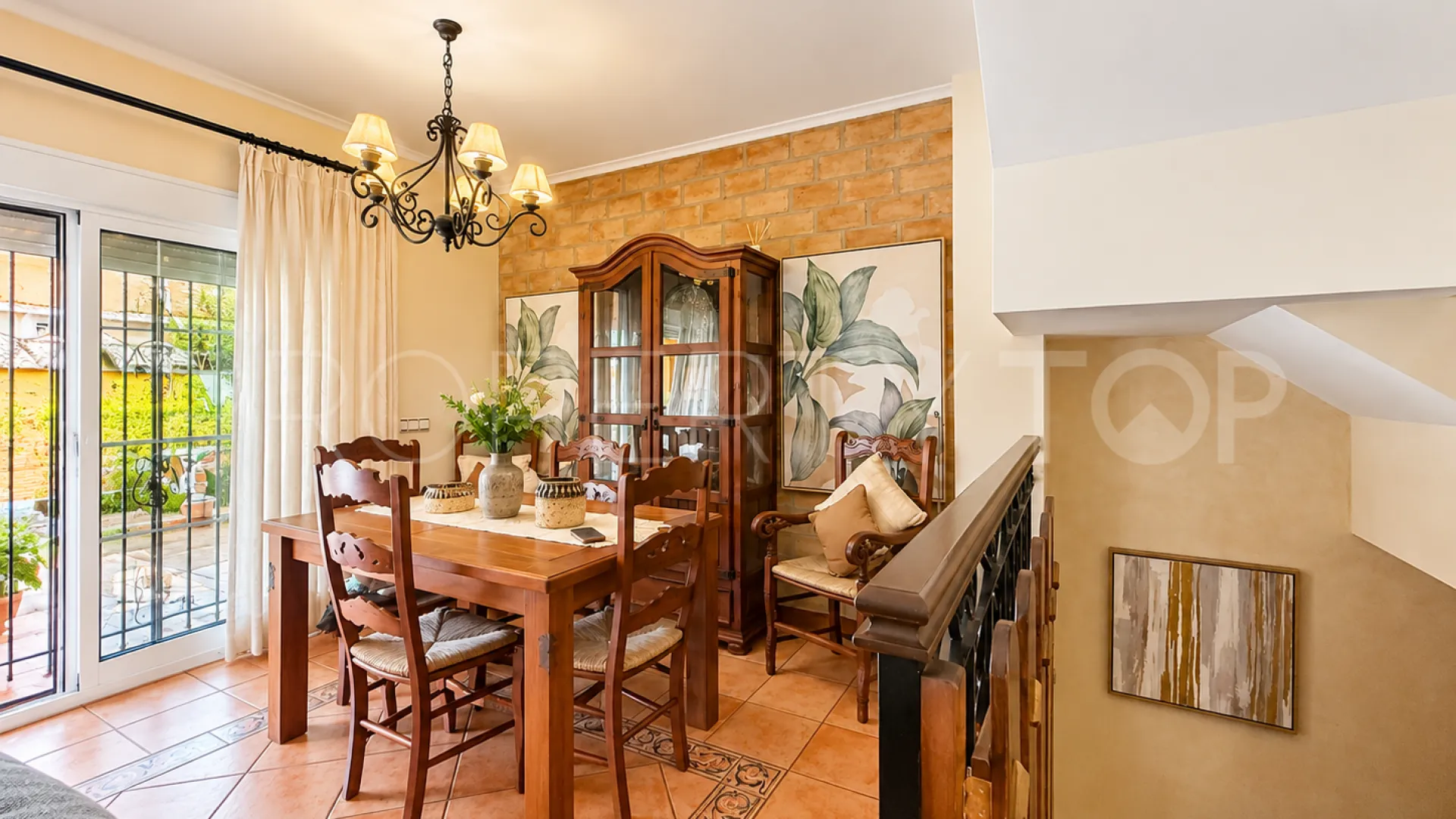 Buy Estepona Town town house with 4 bedrooms