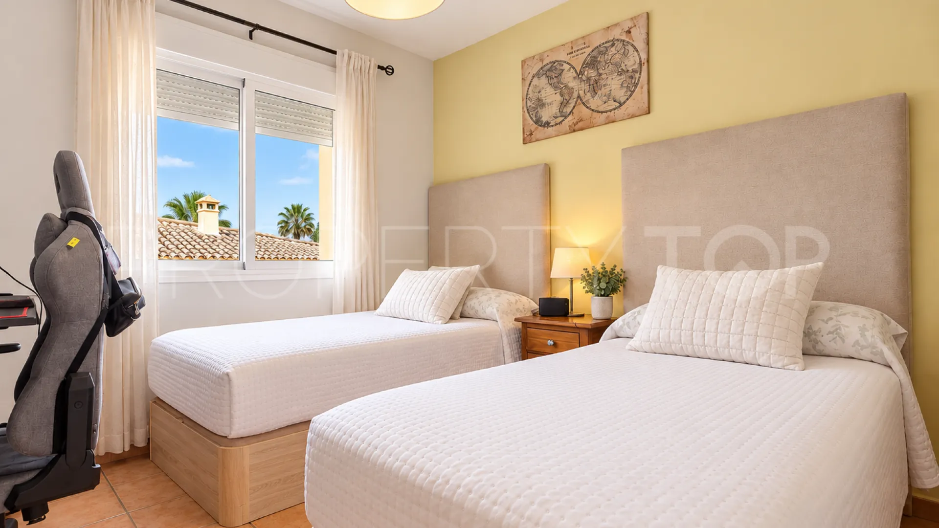 Buy Estepona Town town house with 4 bedrooms