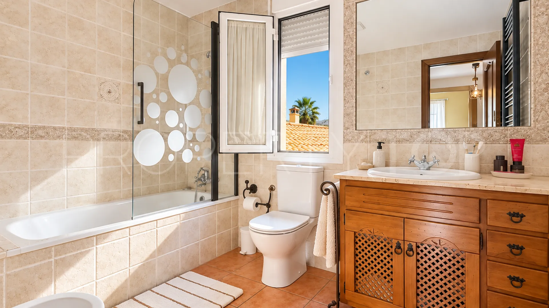 Buy Estepona Town town house with 4 bedrooms