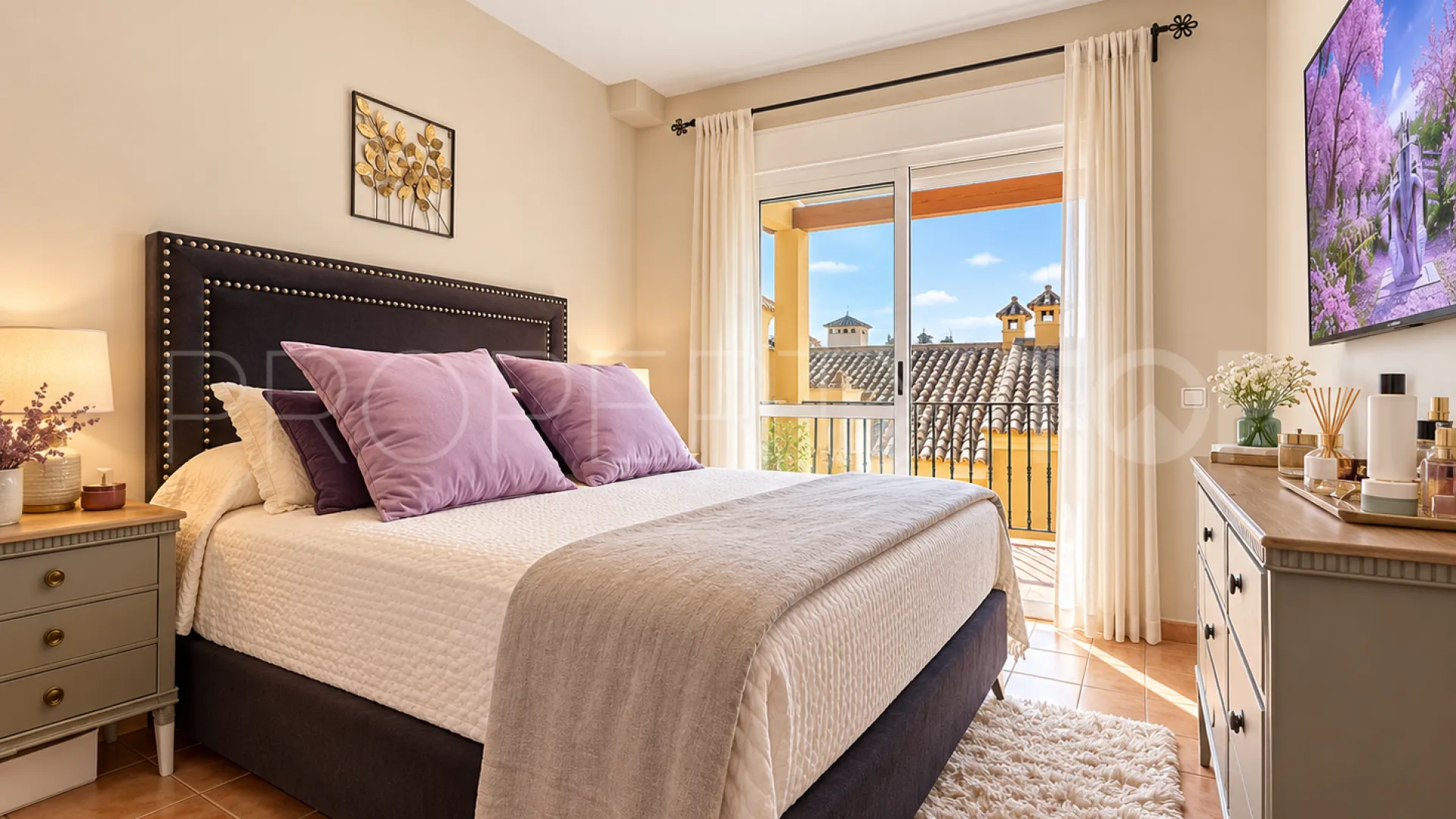 Buy Estepona Town town house with 4 bedrooms