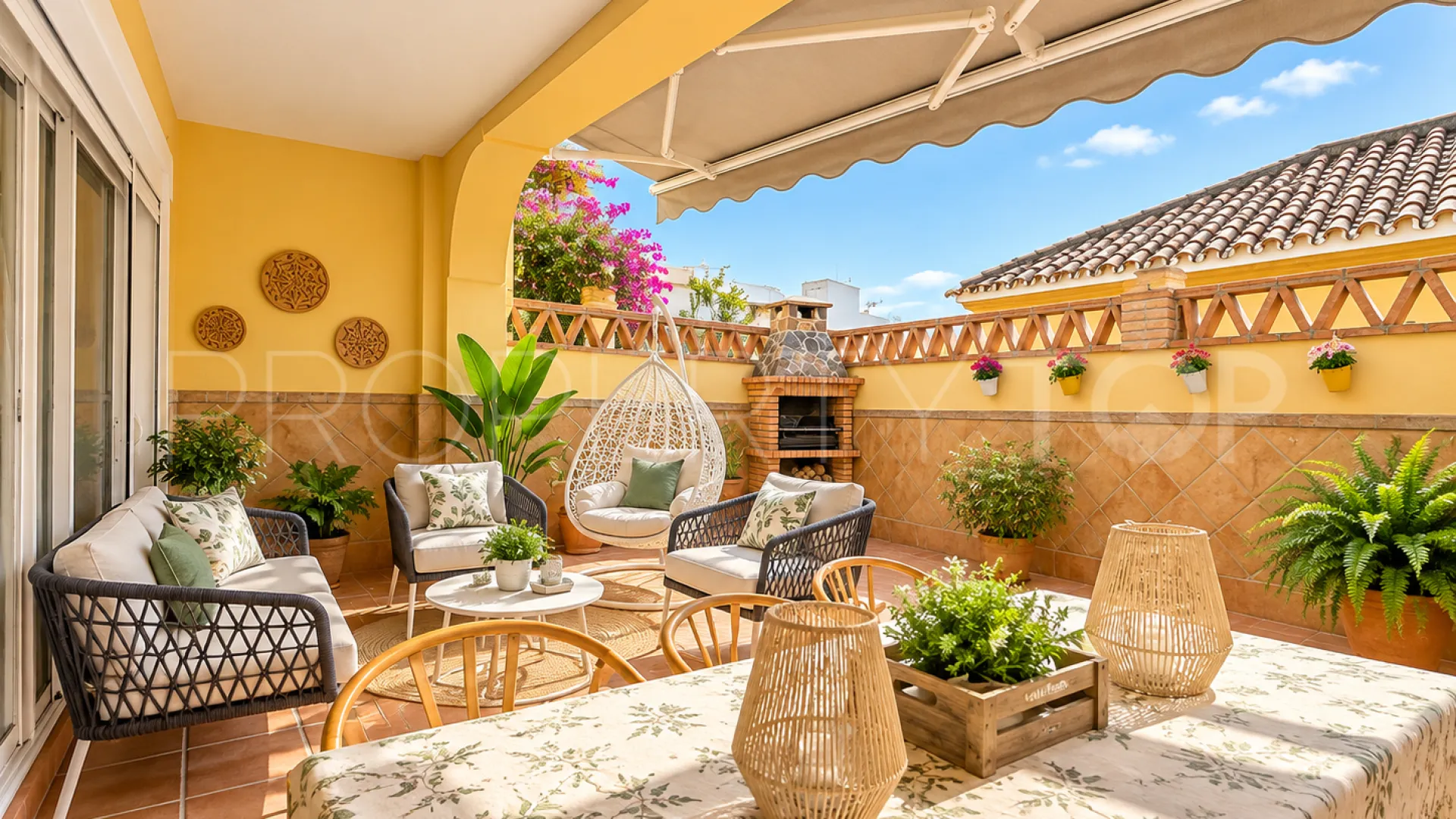 Buy Estepona Town town house with 4 bedrooms