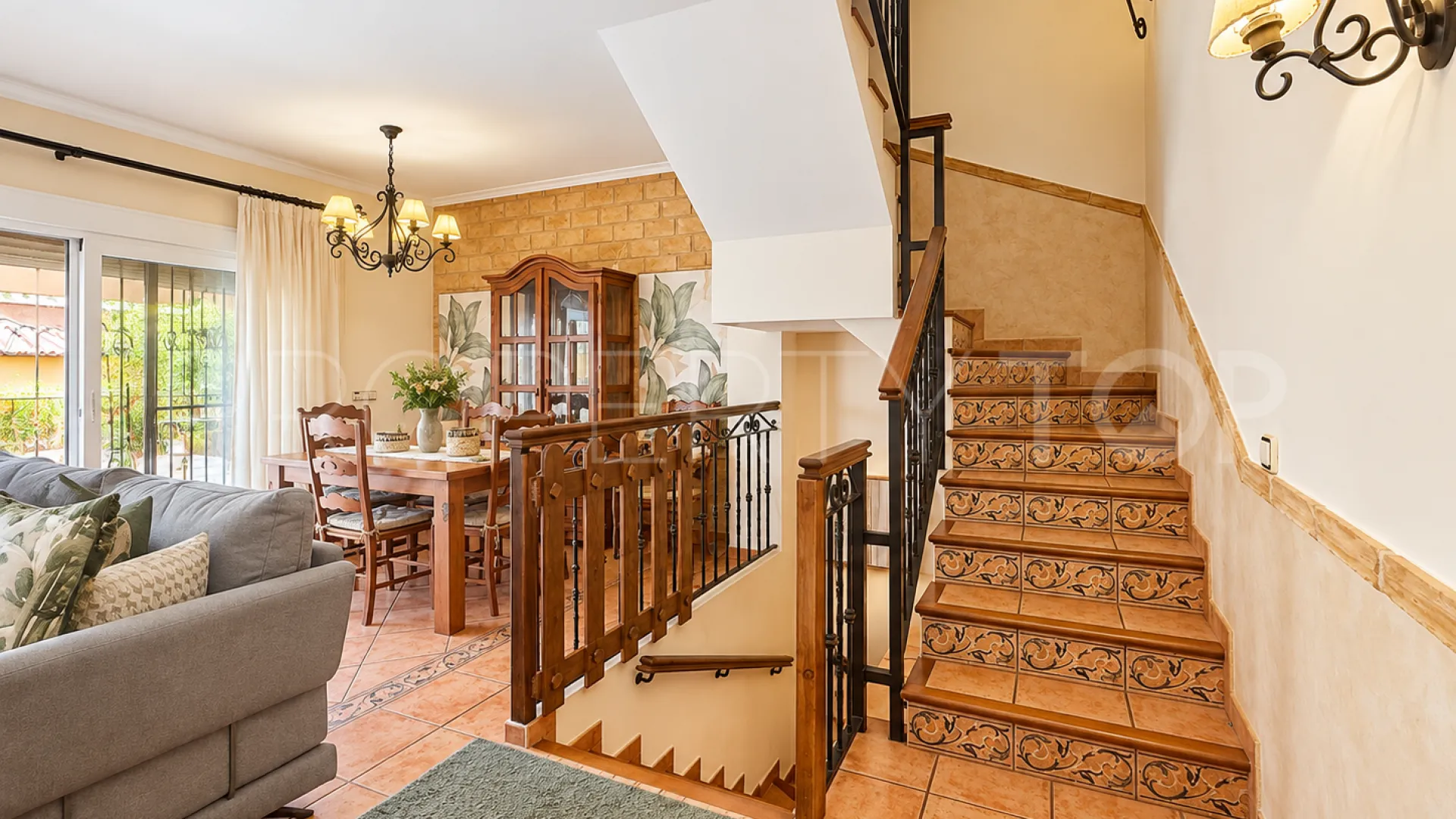 Buy Estepona Town town house with 4 bedrooms