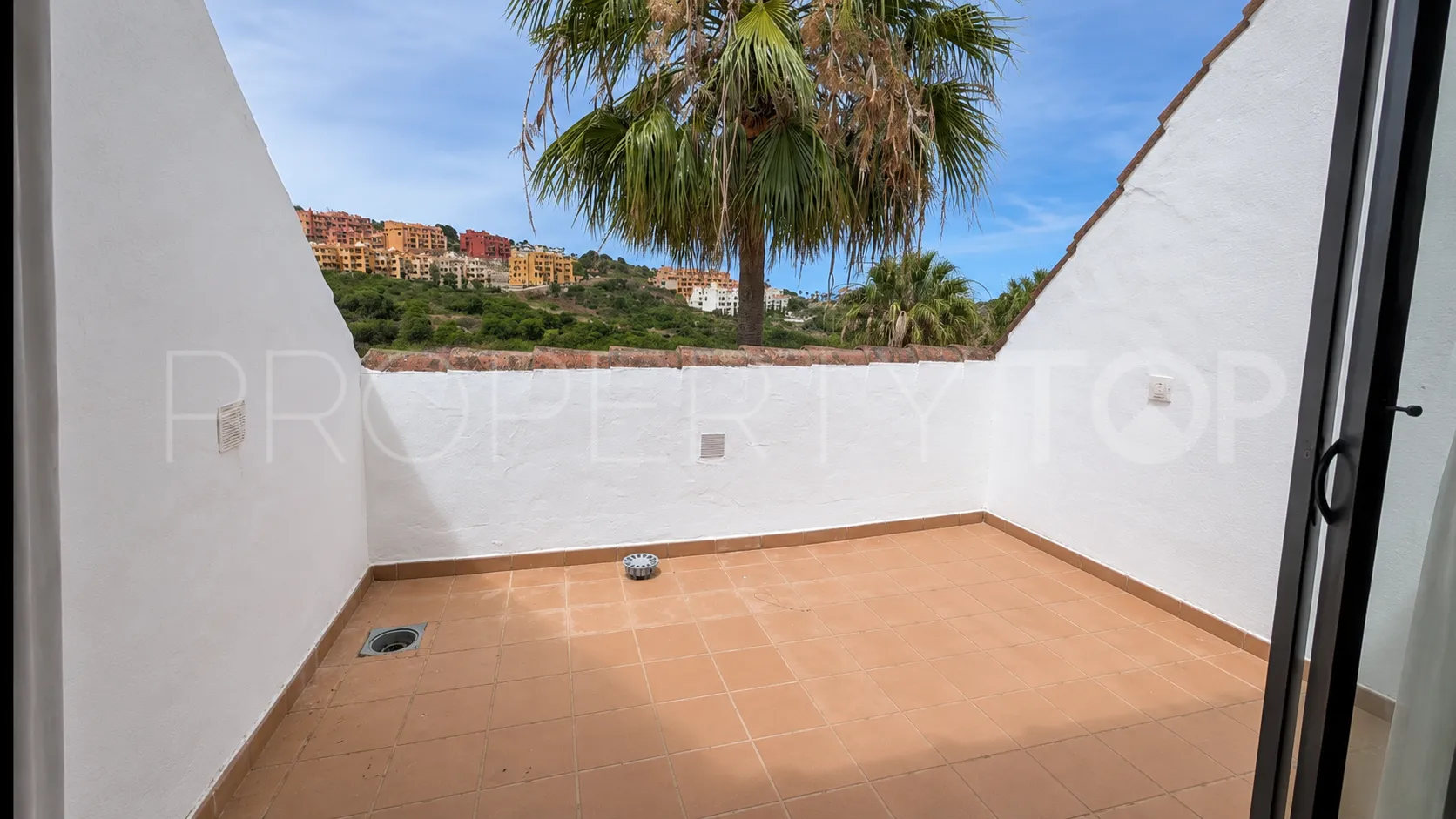 For sale Duquesa Village 2 bedrooms penthouse