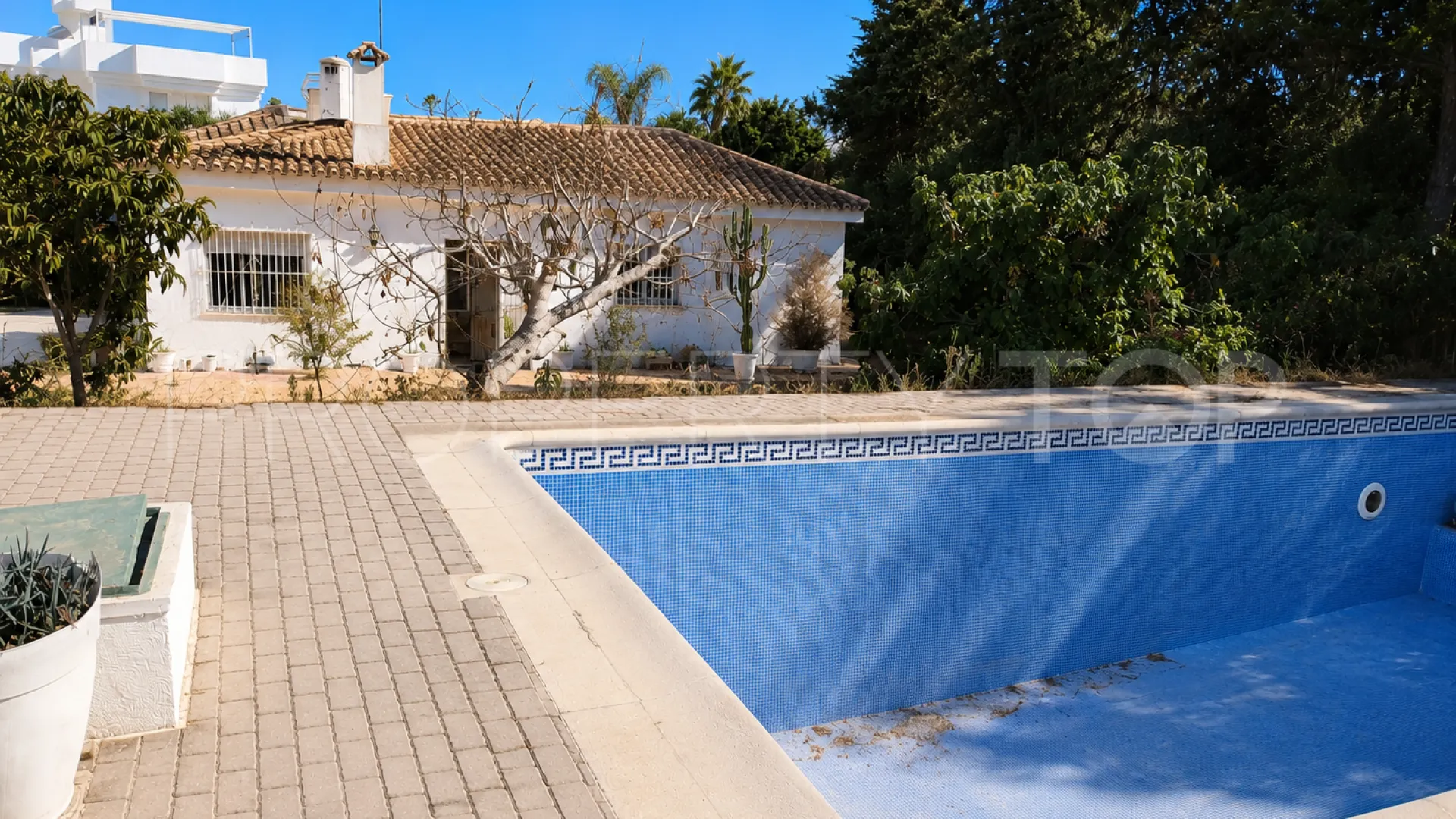 Se vende villa en Paraiso Medio