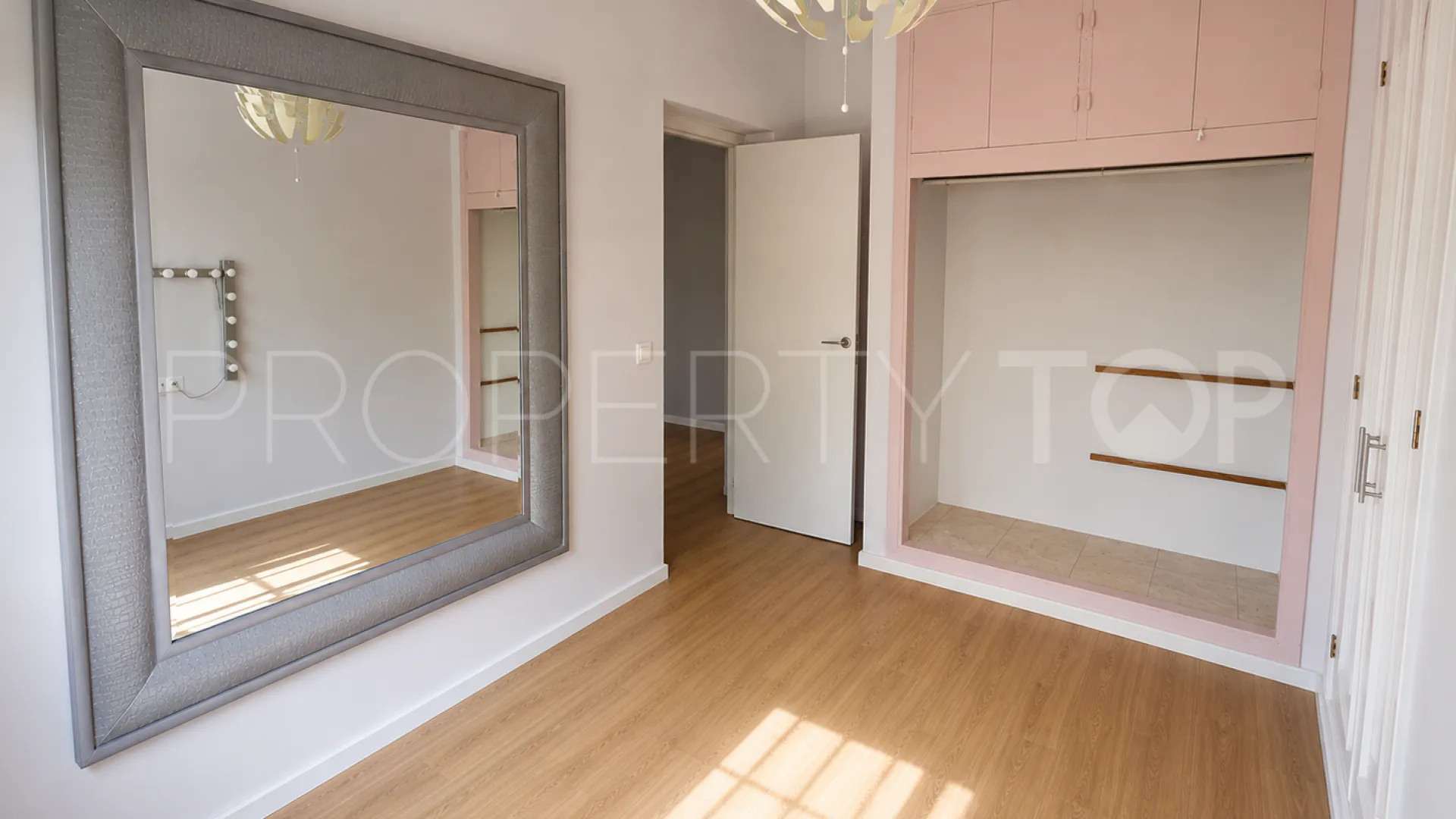 Se vende villa en Paraiso Medio