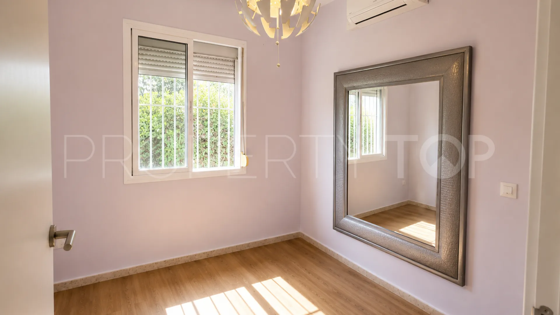 Se vende villa en Paraiso Medio