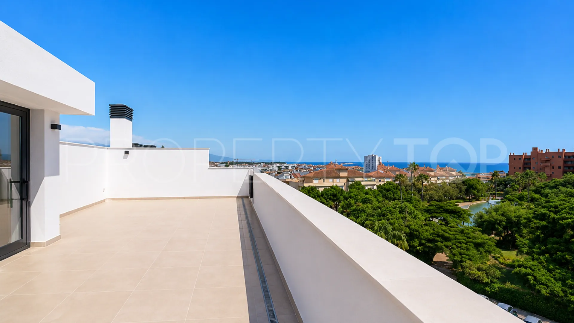 For sale Estepona Centre duplex penthouse