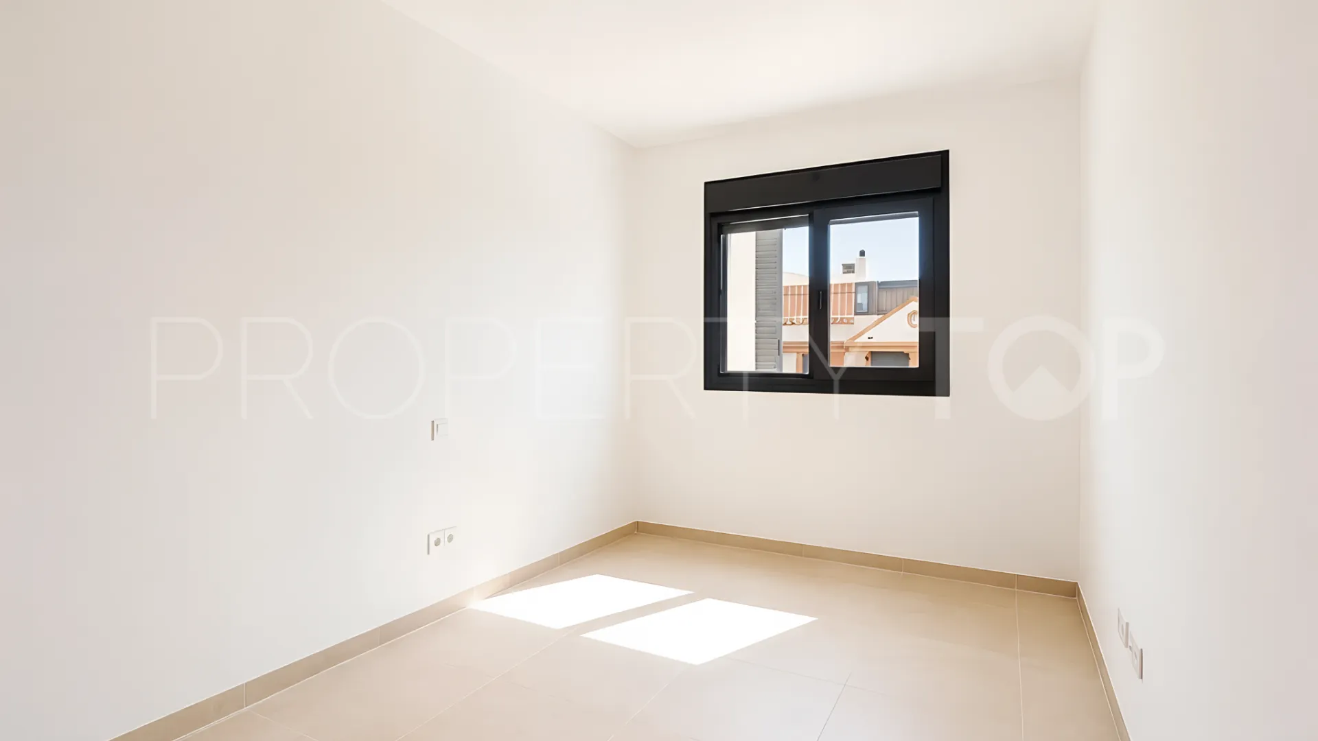2 bedrooms duplex penthouse in Estepona Centre for sale