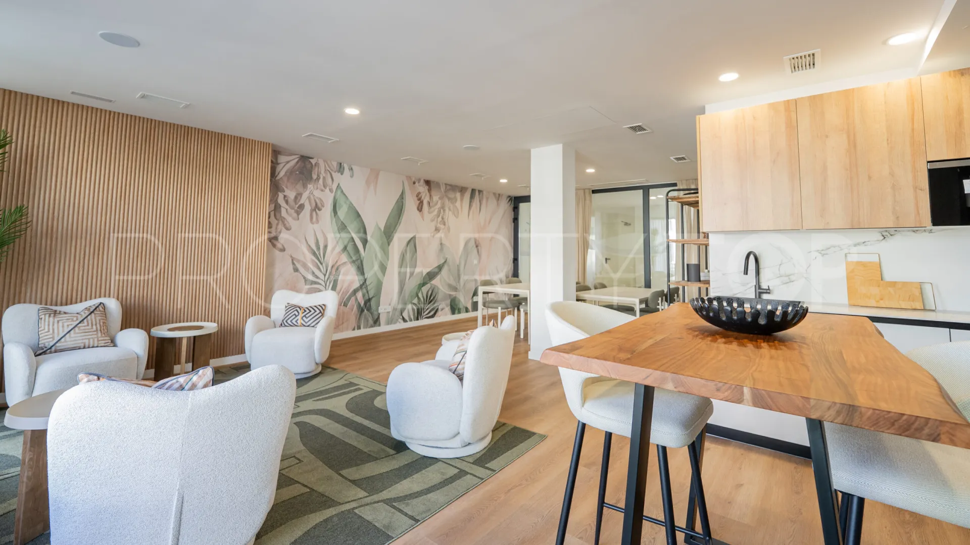 2 bedrooms duplex penthouse in Estepona Centre for sale