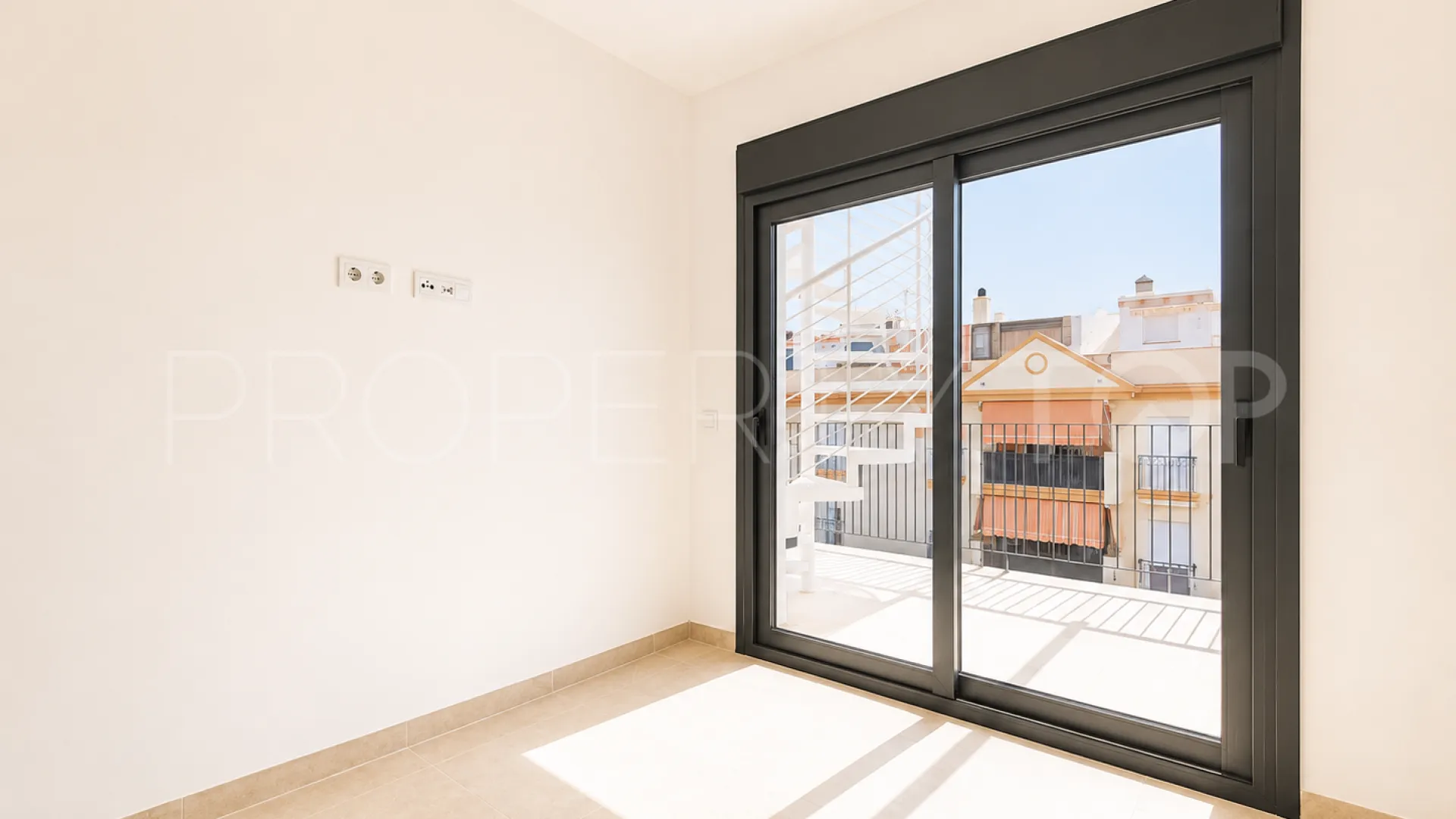 2 bedrooms duplex penthouse in Estepona Centre for sale