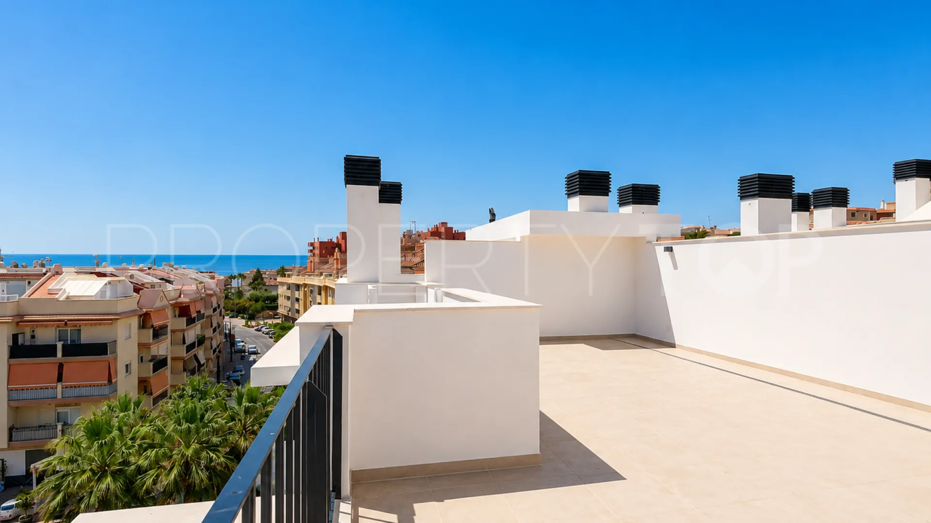 2 bedrooms duplex penthouse in Estepona Centre for sale