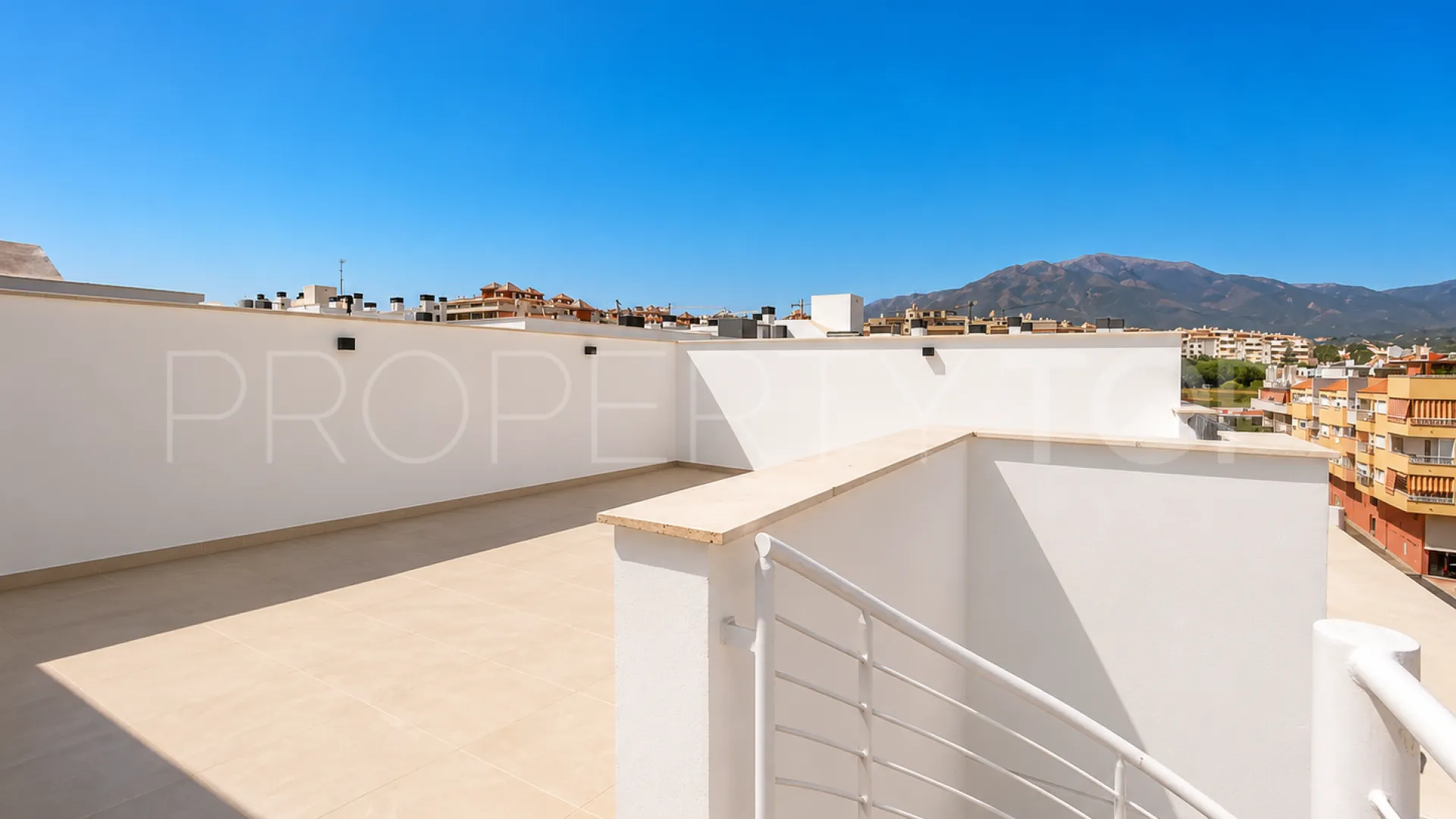 2 bedrooms duplex penthouse in Estepona Centre for sale