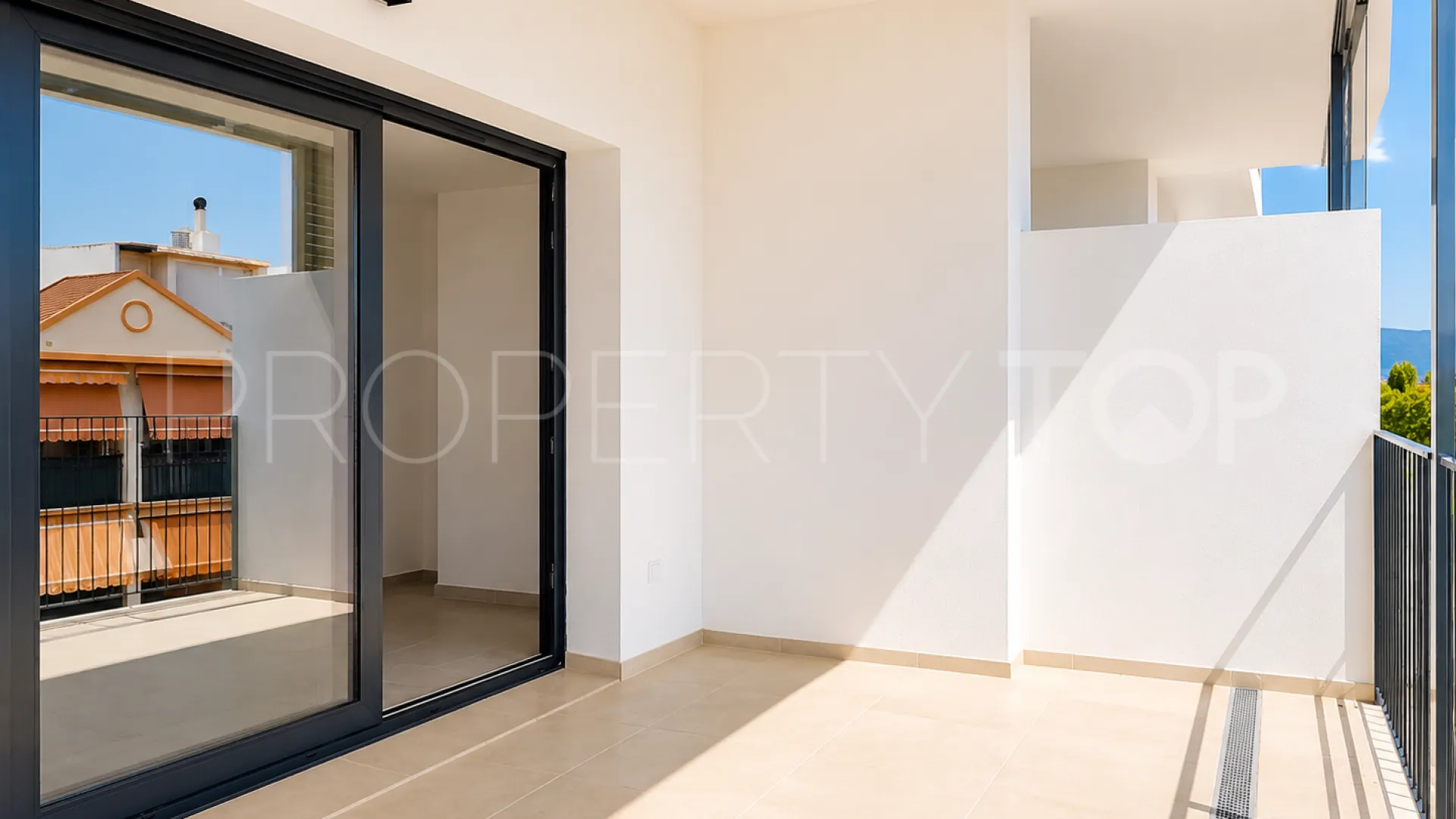 2 bedrooms duplex penthouse in Estepona Centre for sale