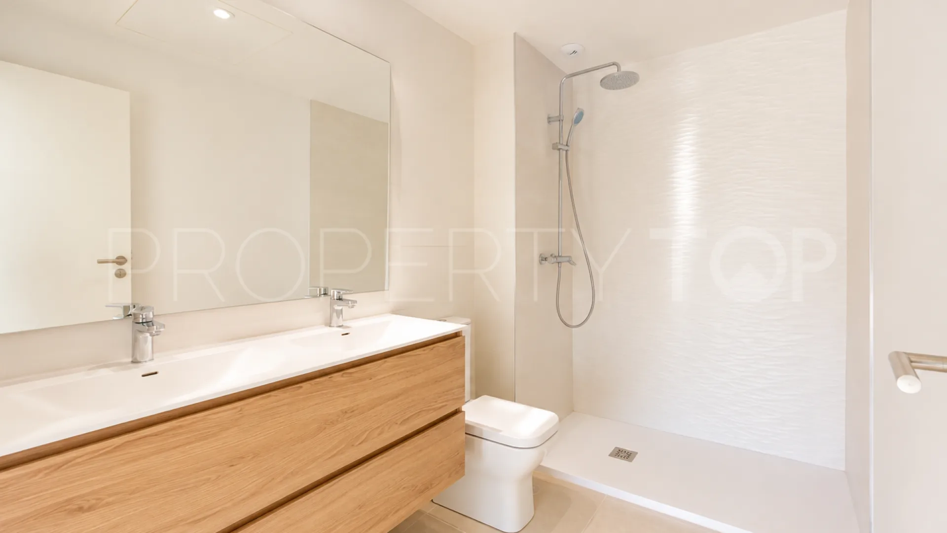 2 bedrooms duplex penthouse in Estepona Centre for sale