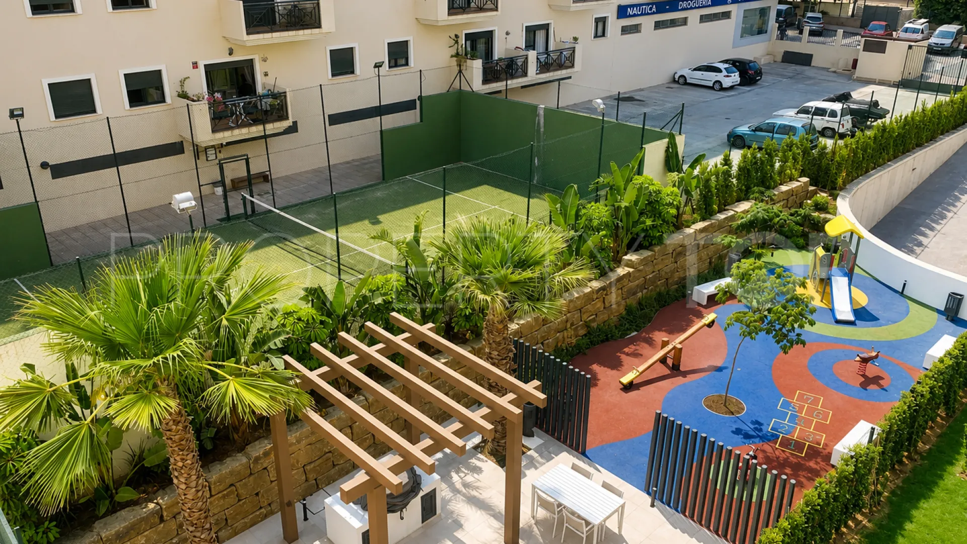 2 bedrooms duplex penthouse in Estepona Centre for sale