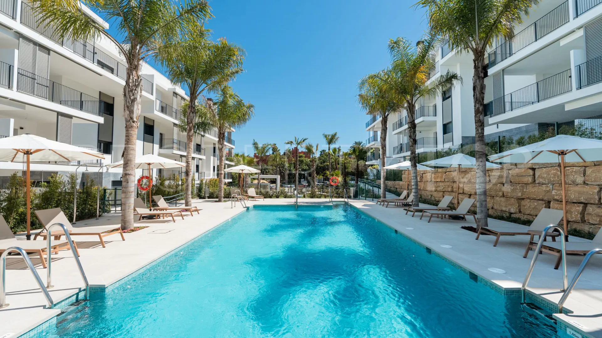 2 bedrooms duplex penthouse in Estepona Centre for sale