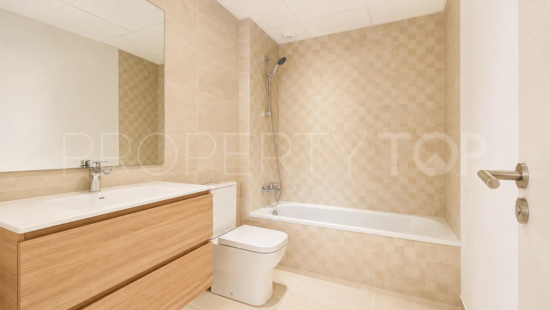 2 bedrooms duplex penthouse in Estepona Centre for sale