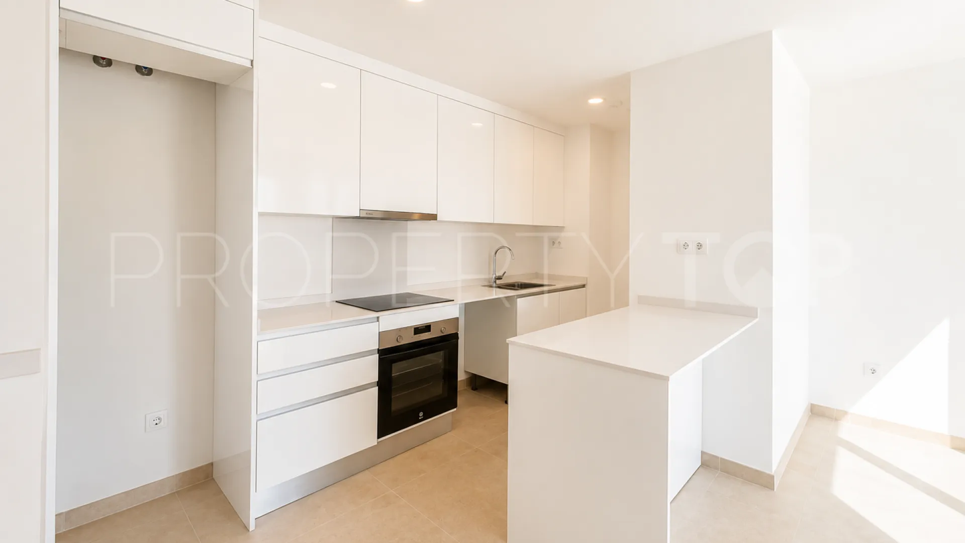 2 bedrooms duplex penthouse in Estepona Centre for sale
