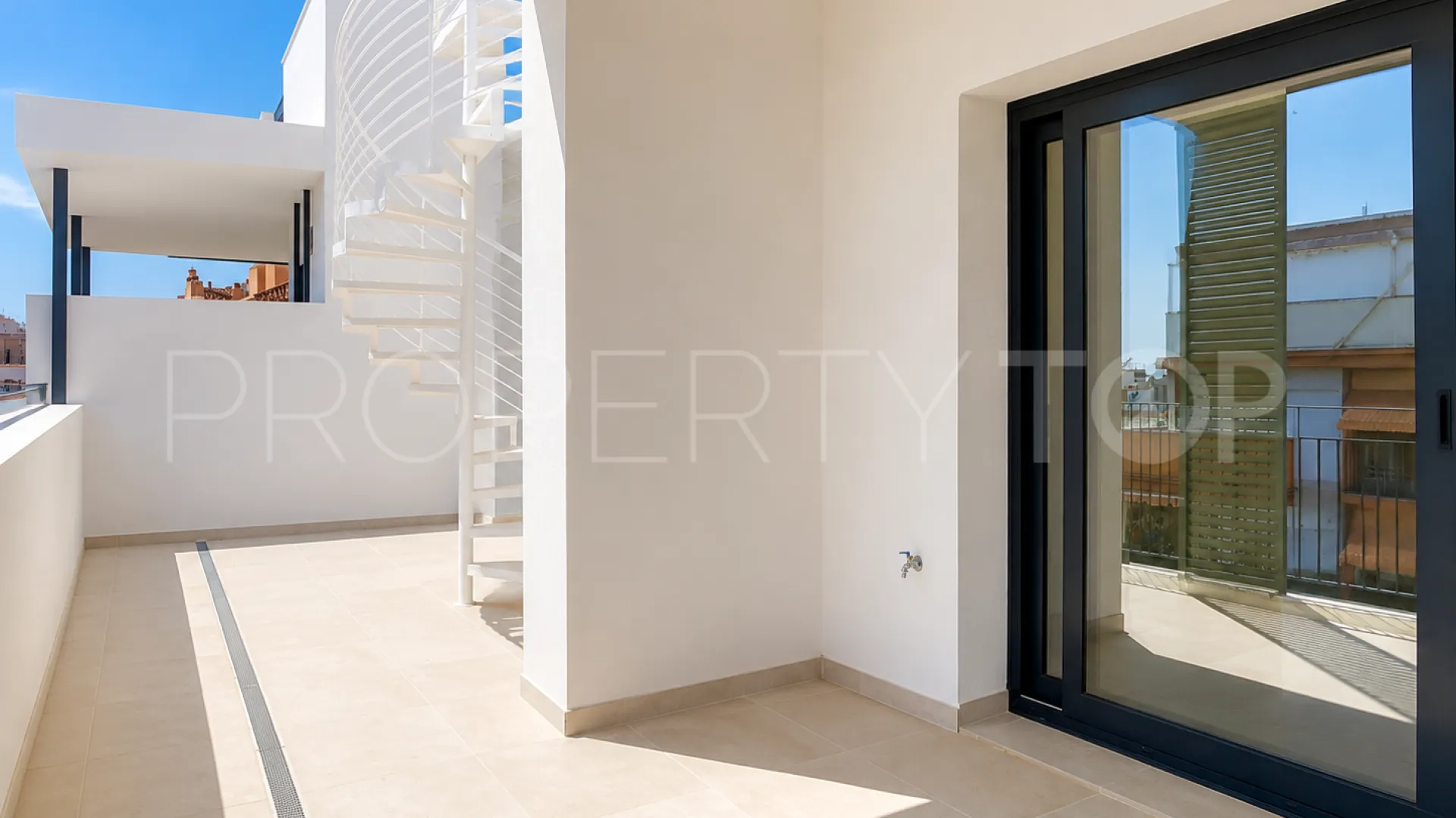 2 bedrooms duplex penthouse in Estepona Centre for sale