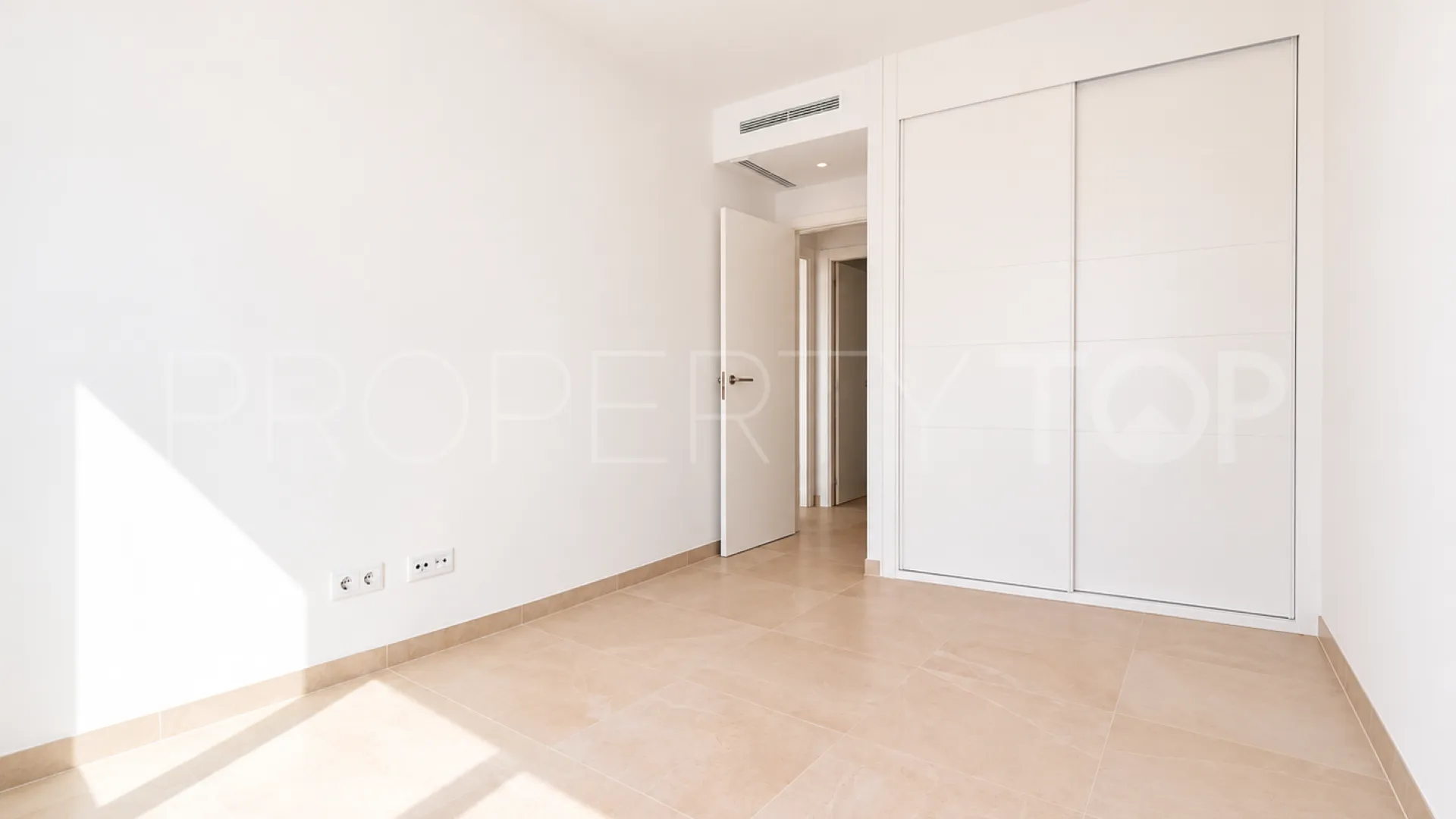 2 bedrooms duplex penthouse in Estepona Centre for sale