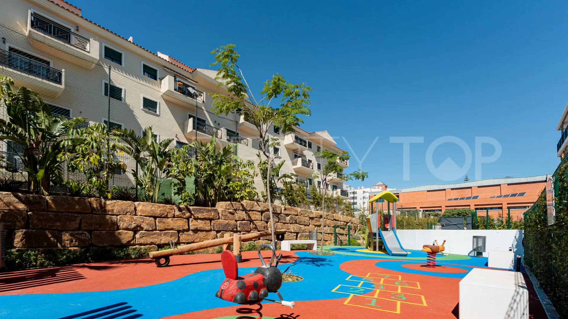 2 bedrooms duplex penthouse in Estepona Centre for sale