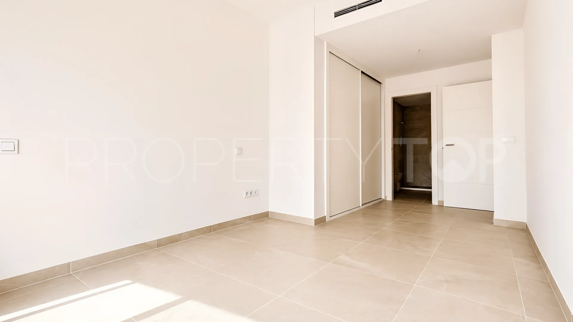 2 bedrooms duplex penthouse in Estepona Centre for sale