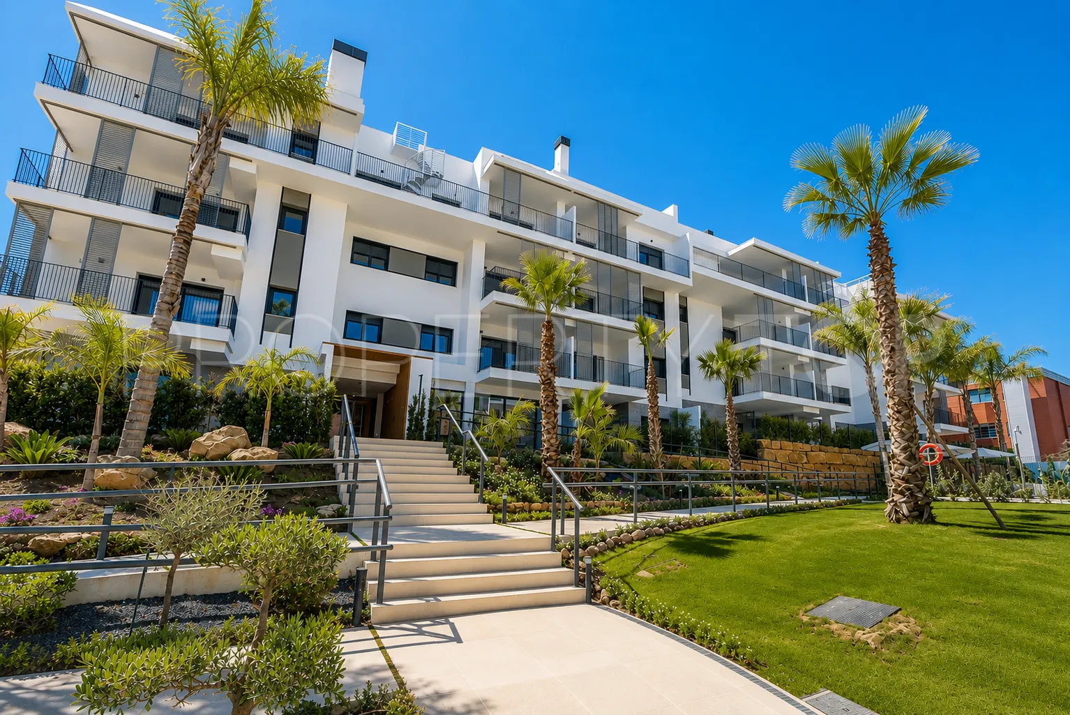 2 bedrooms duplex penthouse in Estepona Centre for sale