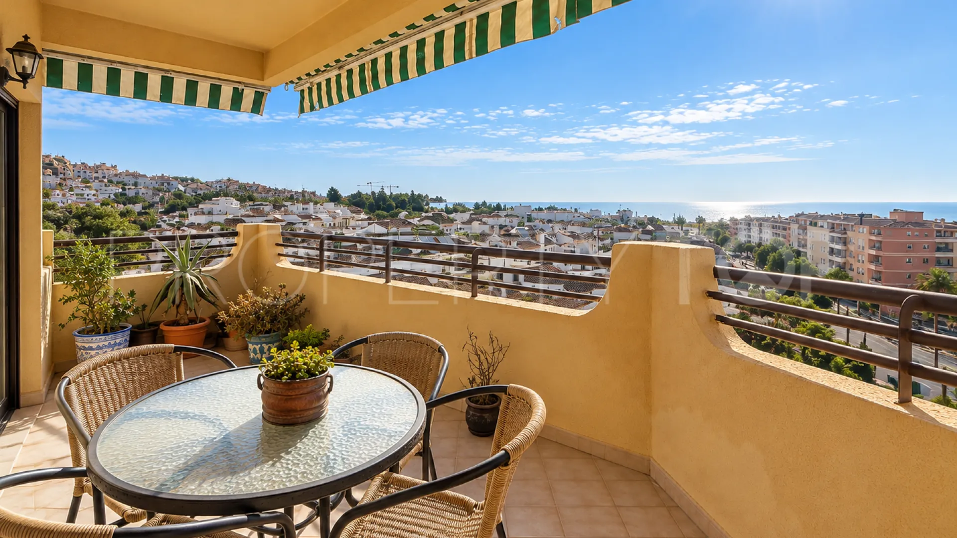 Avda de Andalucia - Sierra de Estepona, Ático en venta