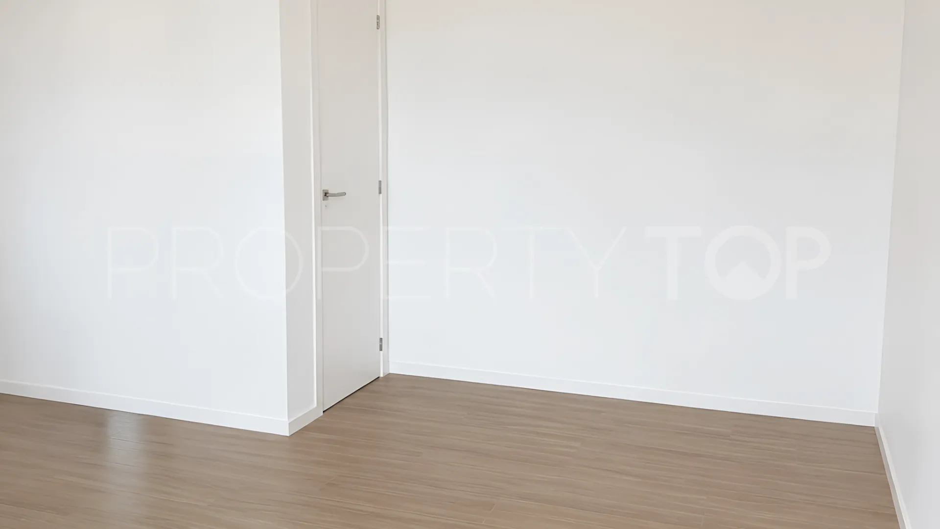 Nueva Andalucia, local comercial en venta