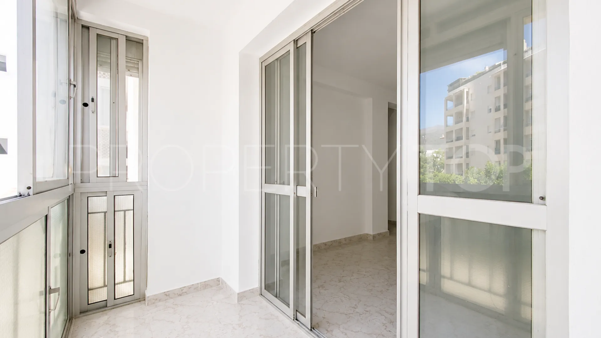 Avda de Andalucia - Sierra de Estepona, apartamento en venta