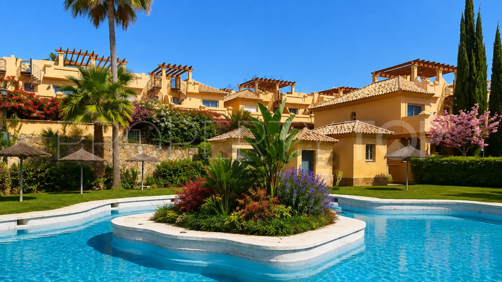 For sale town house in La Galera Park with 3 bedrooms