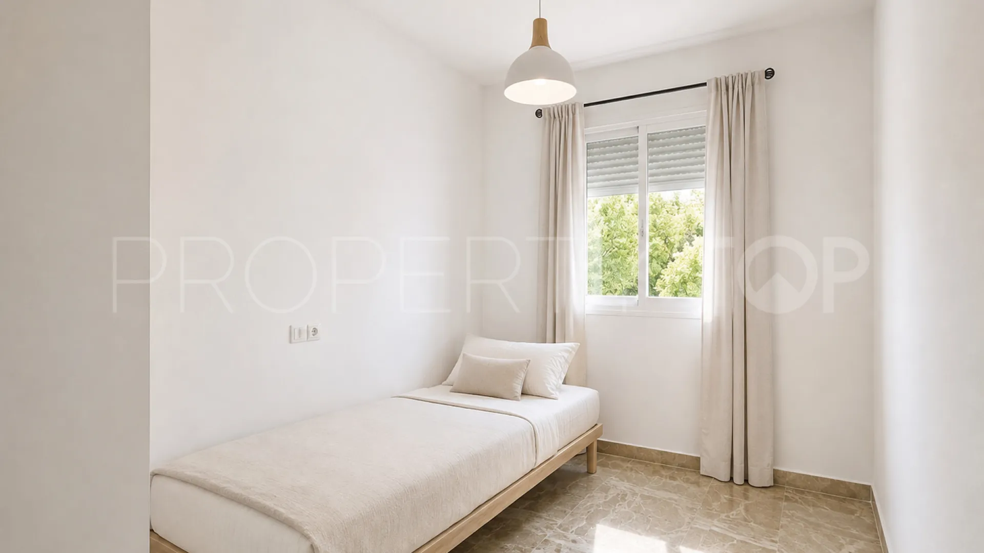 For sale town house in La Galera Park with 3 bedrooms