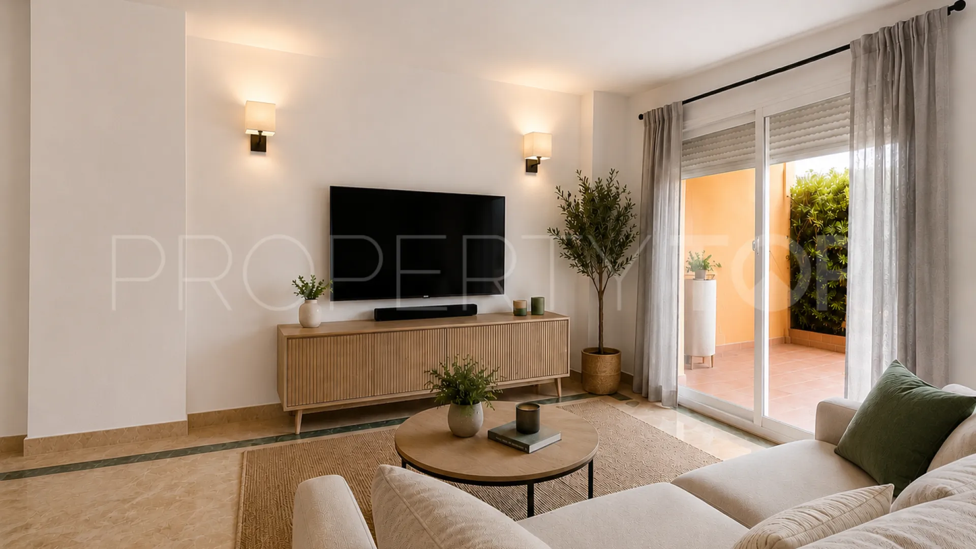 For sale town house in La Galera Park with 3 bedrooms