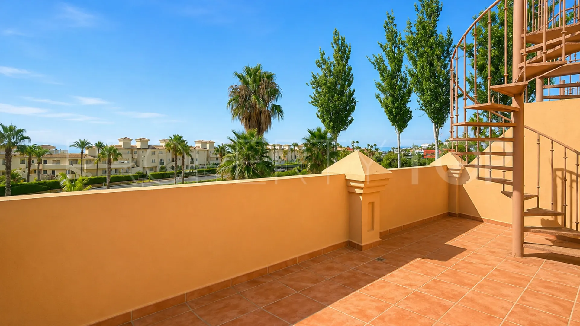 For sale town house in La Galera Park with 3 bedrooms