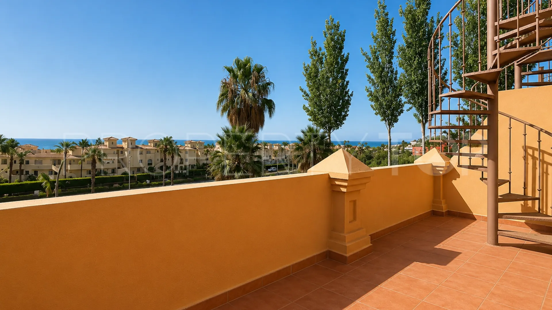 For sale town house in La Galera Park with 3 bedrooms