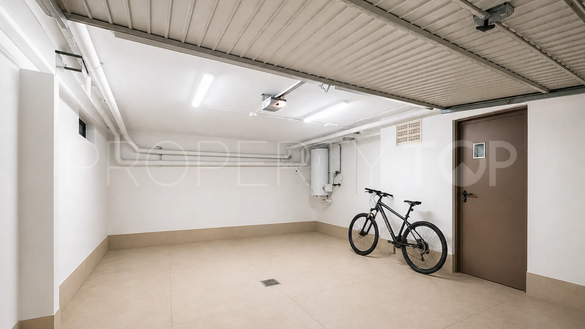 For sale town house in La Galera Park with 3 bedrooms
