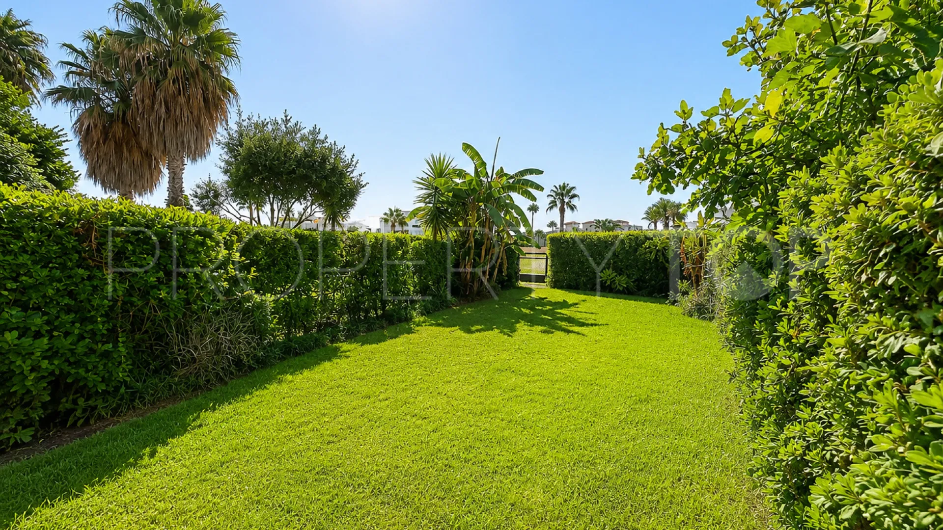 For sale town house in La Galera Park with 3 bedrooms