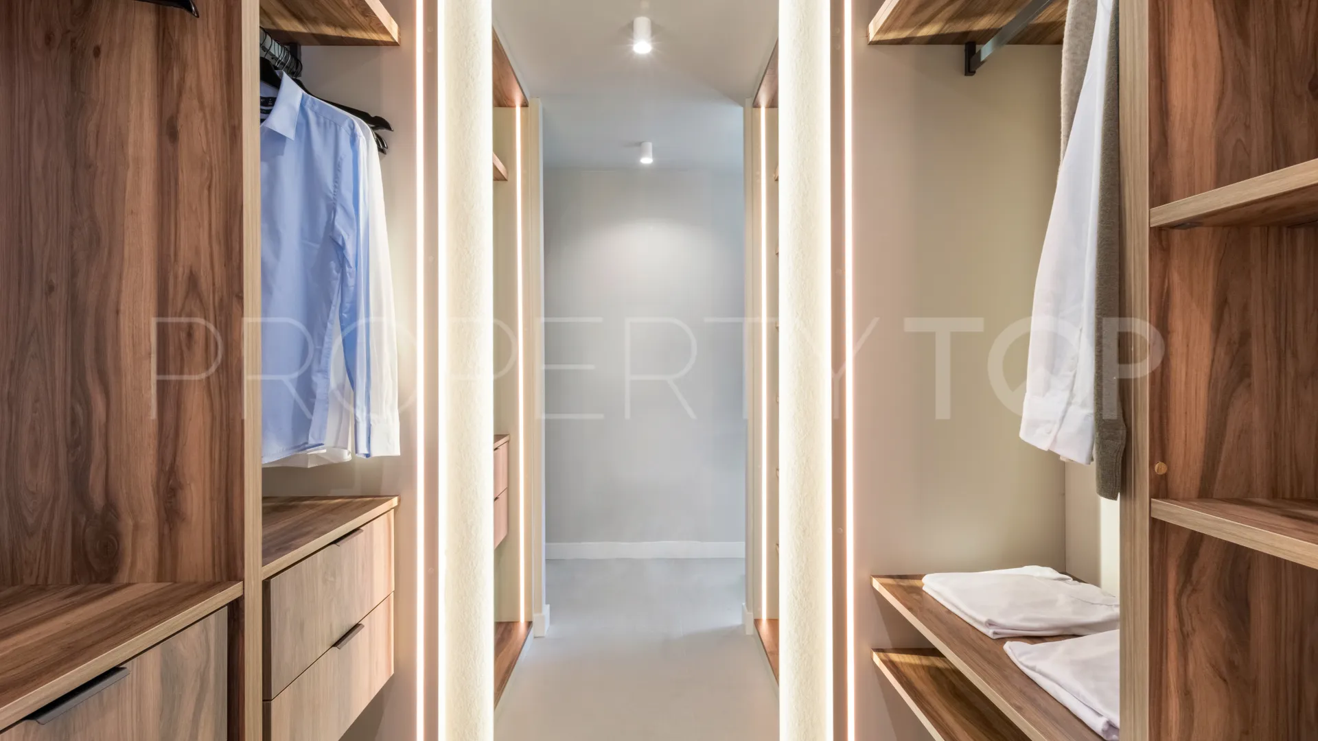 Se vende apartamento con 3 dormitorios en La Quinta