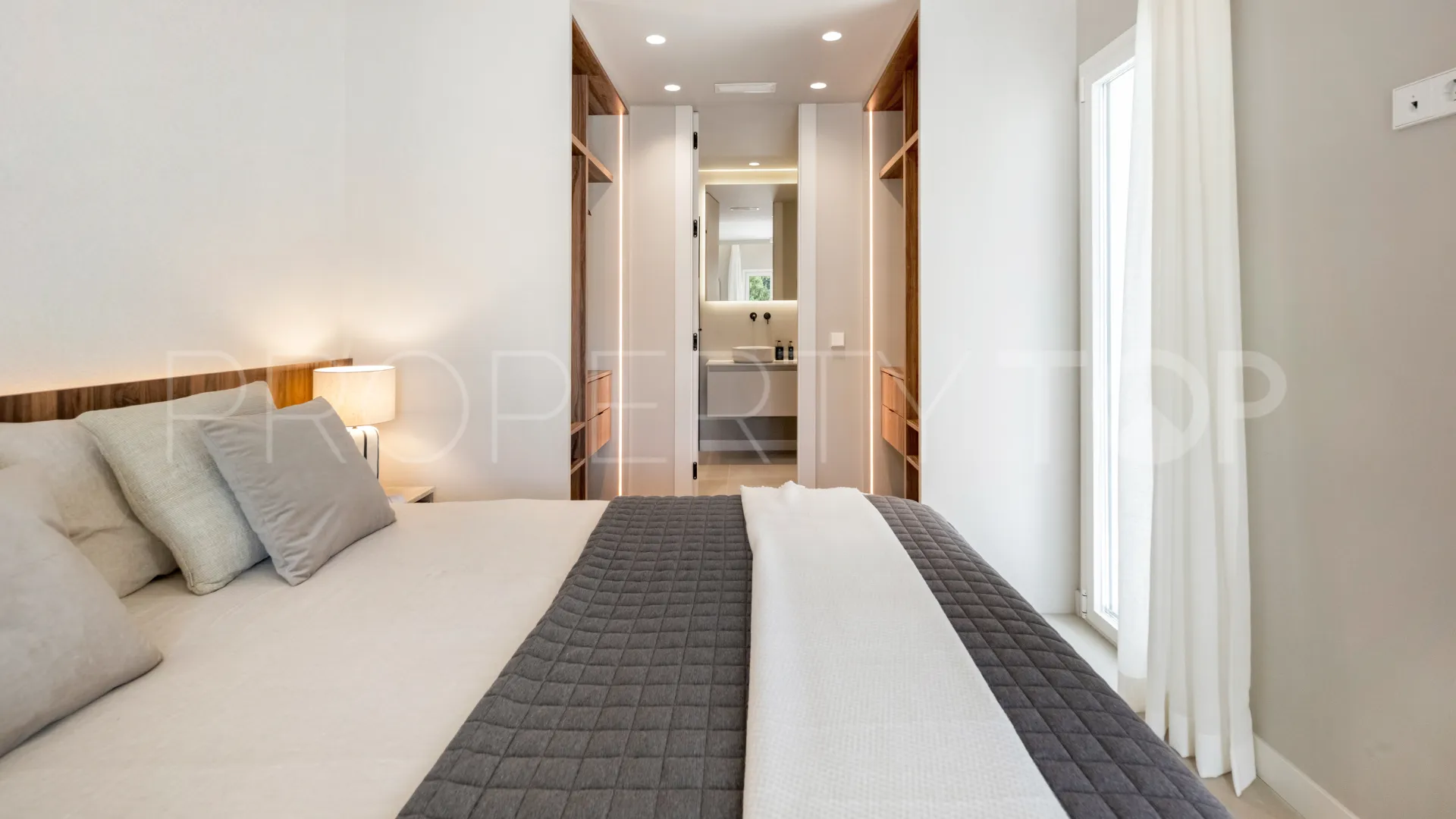 Se vende apartamento con 3 dormitorios en La Quinta