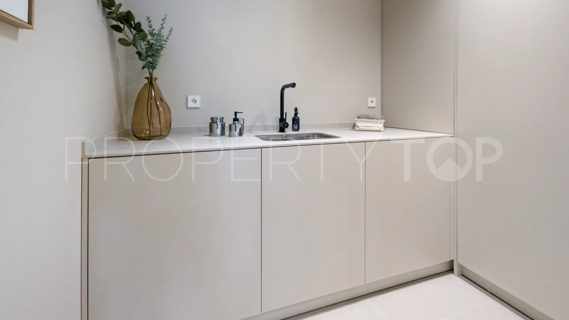 Se vende apartamento con 3 dormitorios en La Quinta