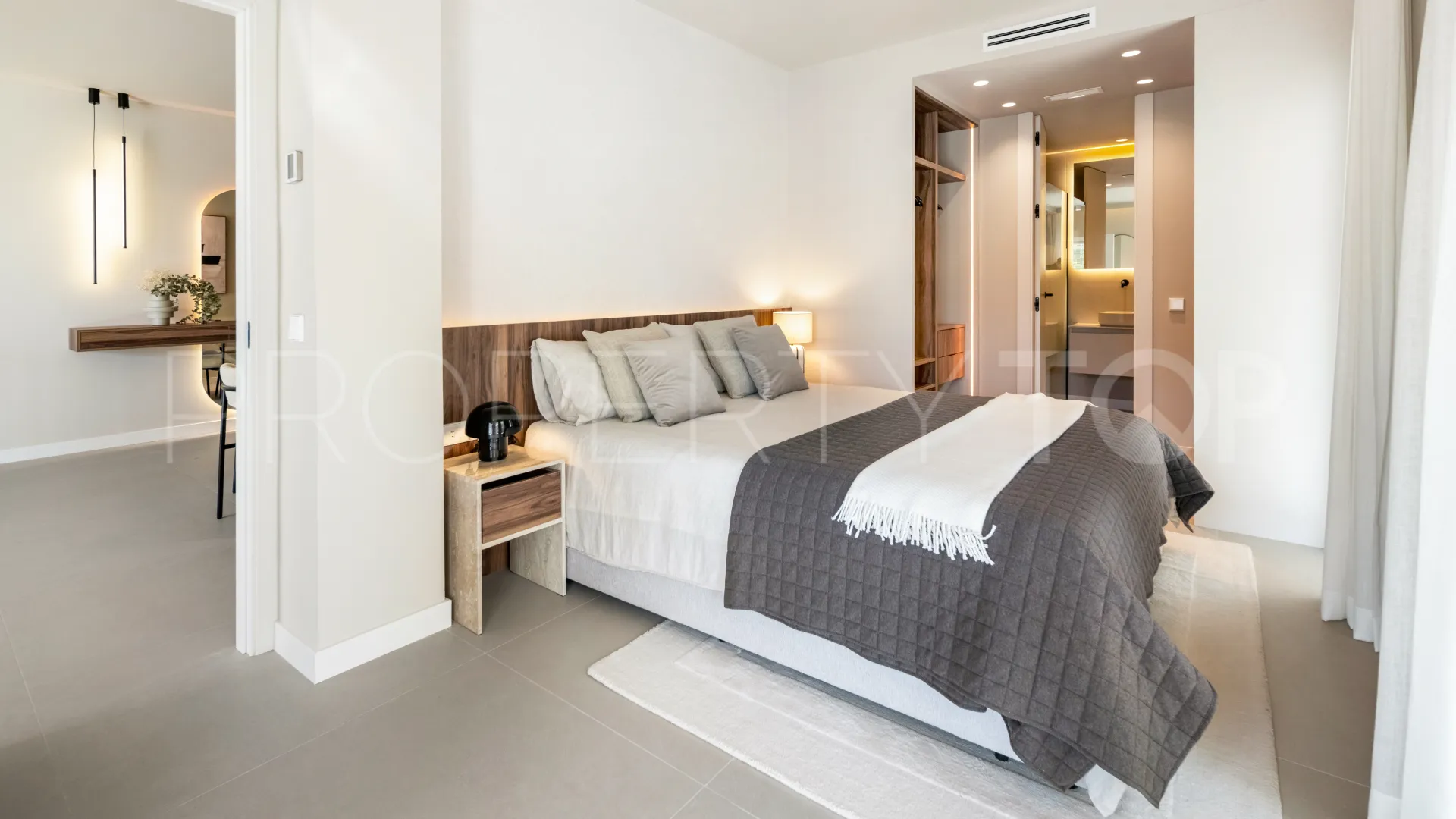 Se vende apartamento con 3 dormitorios en La Quinta
