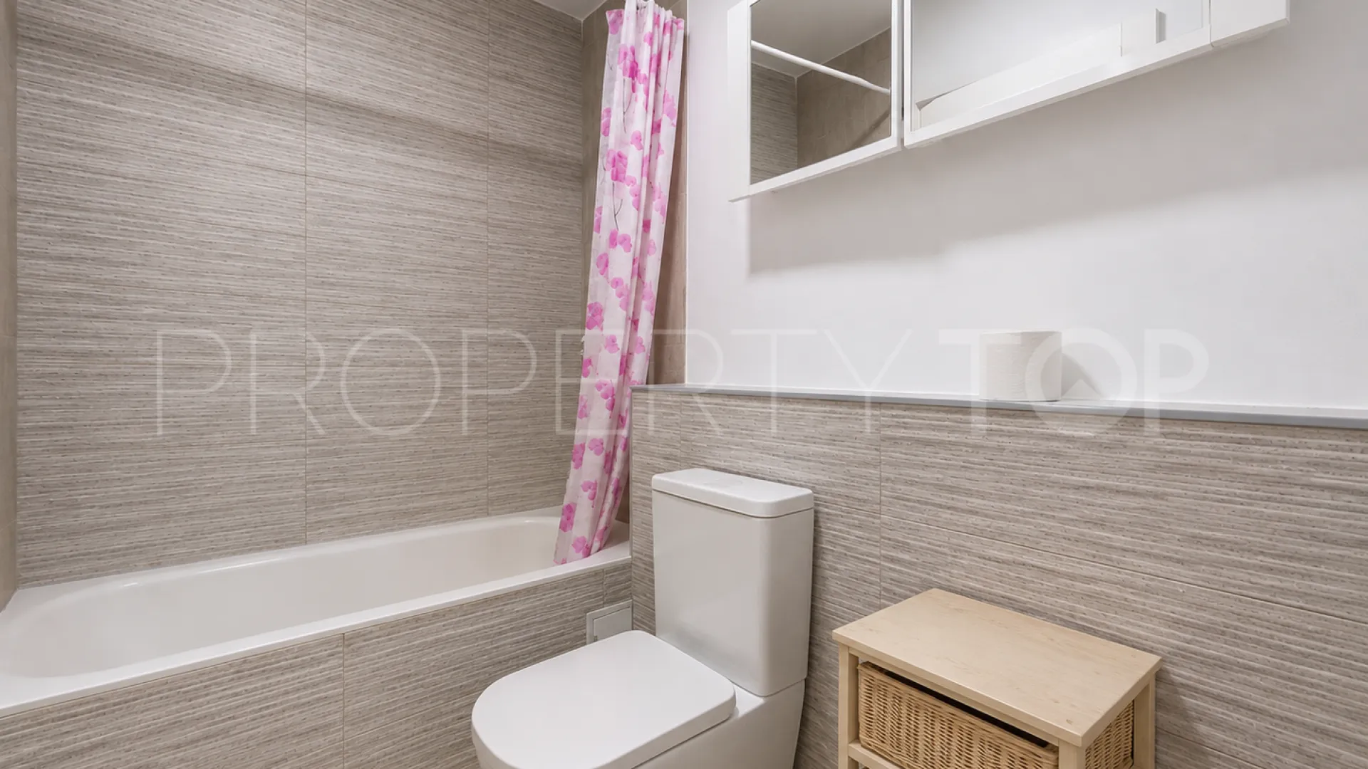 For sale town house with 3 bedrooms in Estepona Old Town