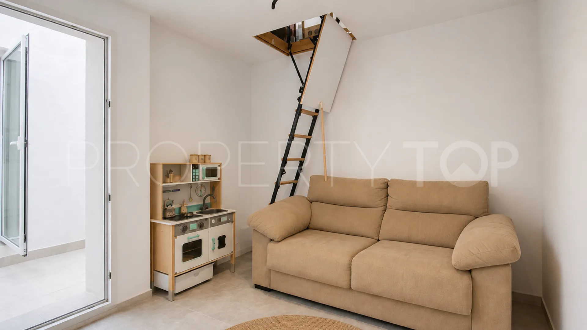 For sale town house with 3 bedrooms in Estepona Old Town
