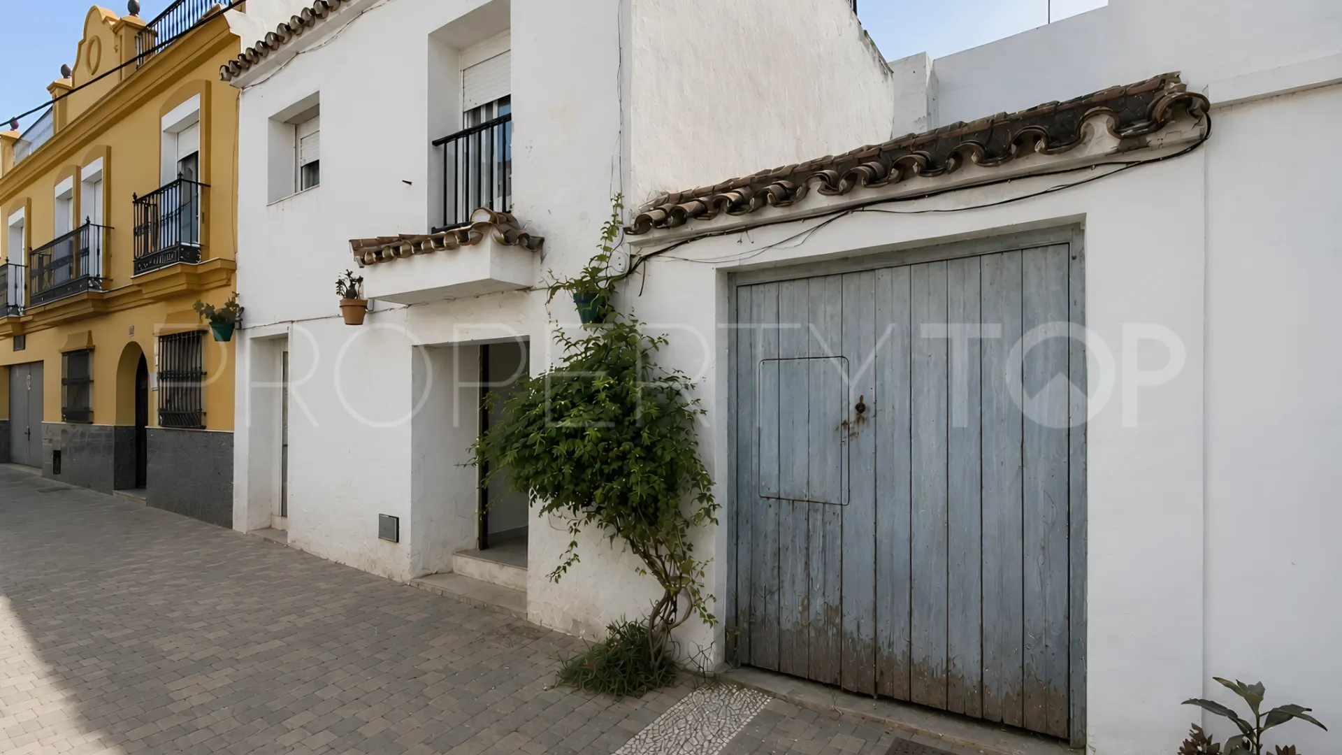 For sale town house with 3 bedrooms in Estepona Old Town